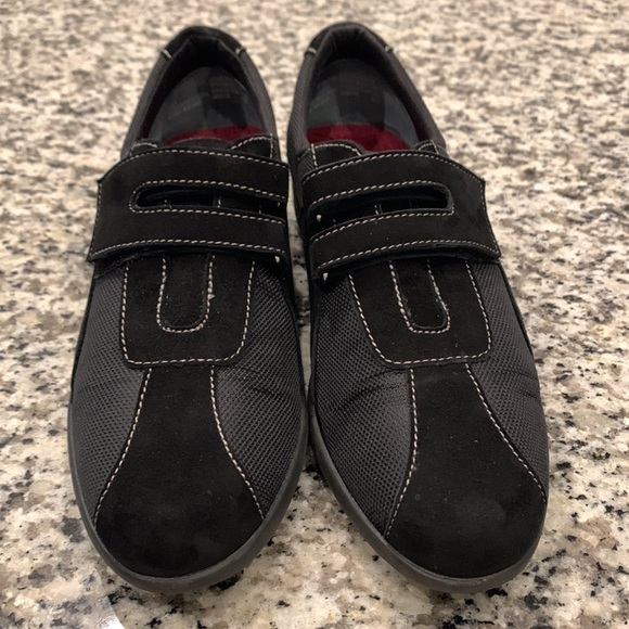 MUNRO American “Jolie” Sport Velcro Shoes—SZ. 8. Like New. - Picture 6 of 11